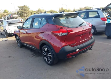 2018 Nissan Kicks Sr z USA, uszkodzony, nr VIN 3N1CP5CU4JL518981